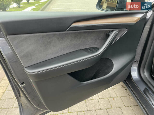 Серый Тесла Model Y, объемом двигателя 0 л и пробегом 35 тыс. км за 29200 $, фото 15 на Automoto.ua