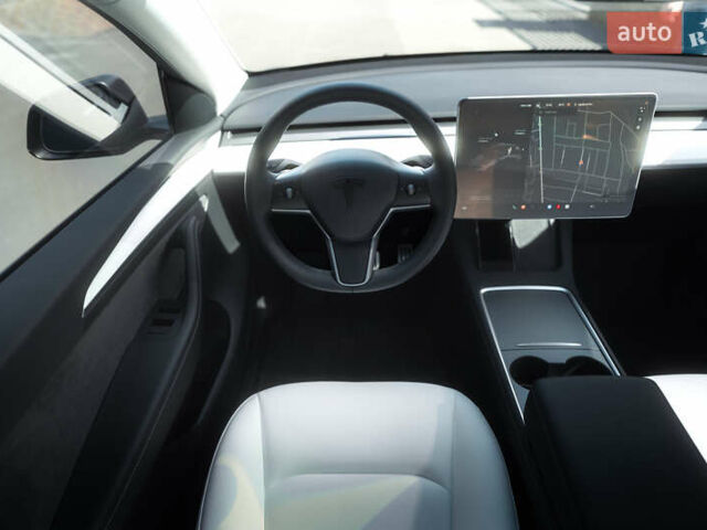 Серый Тесла Model Y, объемом двигателя 0 л и пробегом 20 тыс. км за 38000 $, фото 10 на Automoto.ua