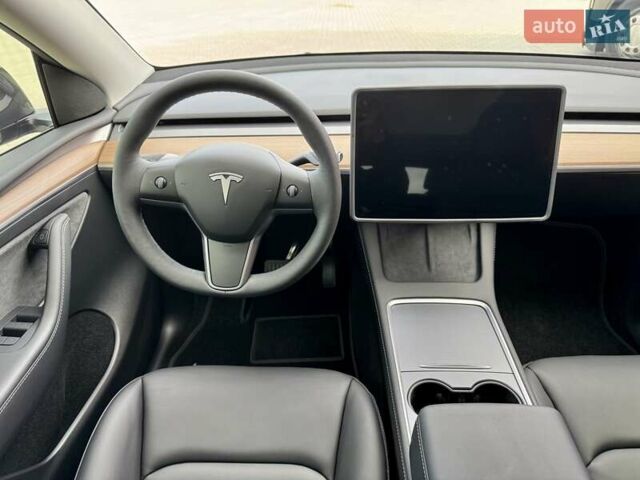 Тесла Model Y 2023 в Черновцах на Automoto.ua Серый Тесла Model Y, объемом двигателя 0 л и пробегом 15 тыс. км за 28500 $, фото 32 на Automoto.ua