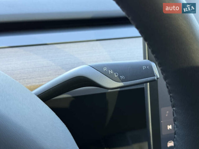 Серый Тесла Model Y, объемом двигателя 0 л и пробегом 46 тыс. км за 27200 $, фото 37 на Automoto.ua