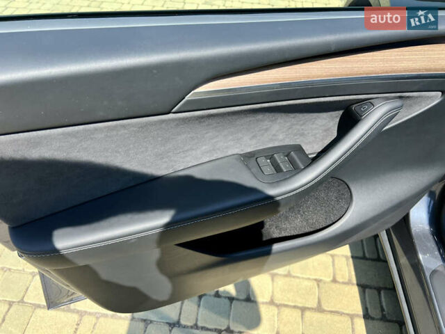Сірий Тесла Model Y, об'ємом двигуна 0 л та пробігом 45 тис. км за 23300 $, фото 16 на Automoto.ua