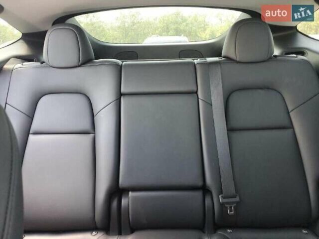 Серый Тесла Model Y, объемом двигателя 0 л и пробегом 34 тыс. км за 35000 $, фото 6 на Automoto.ua