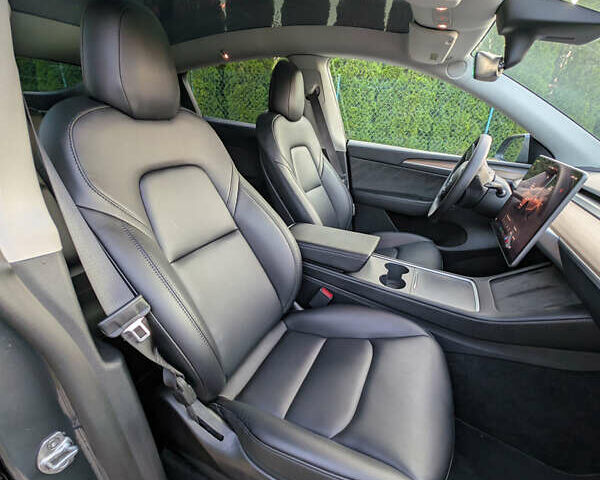 Серый Тесла Model Y, объемом двигателя 0 л и пробегом 47 тыс. км за 26000 $, фото 16 на Automoto.ua