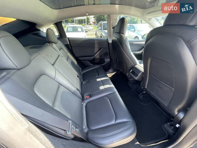 Серый Тесла Model Y, объемом двигателя 0 л и пробегом 60 тыс. км за 28000 $, фото 17 на Automoto.ua