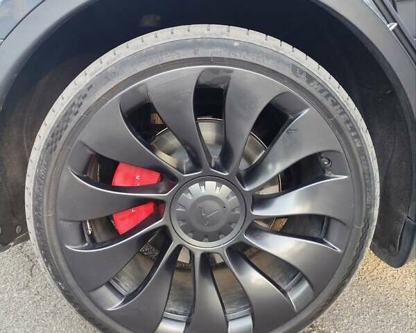 Серый Тесла Model Y, объемом двигателя 0 л и пробегом 34 тыс. км за 38300 $, фото 6 на Automoto.ua