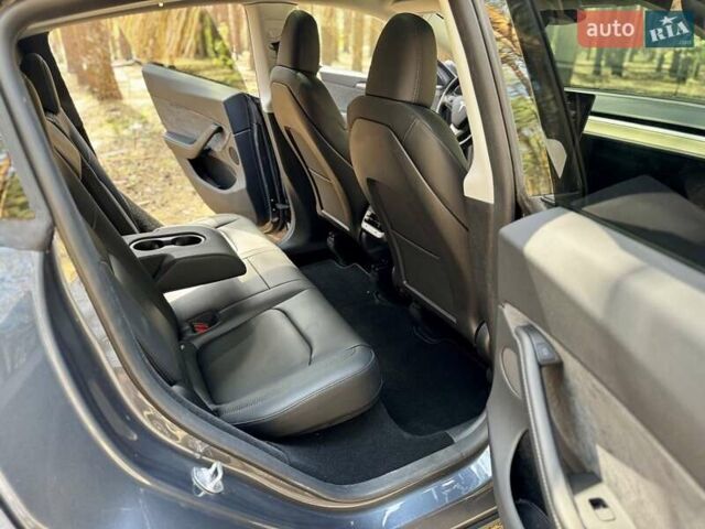Серый Тесла Model Y, объемом двигателя 0 л и пробегом 15 тыс. км за 27100 $, фото 20 на Automoto.ua