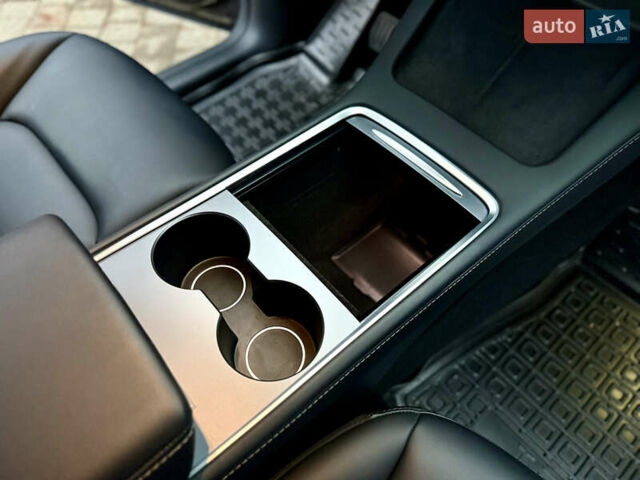 Сірий Тесла Model Y, об'ємом двигуна 0 л та пробігом 35 тис. км за 27999 $, фото 64 на Automoto.ua