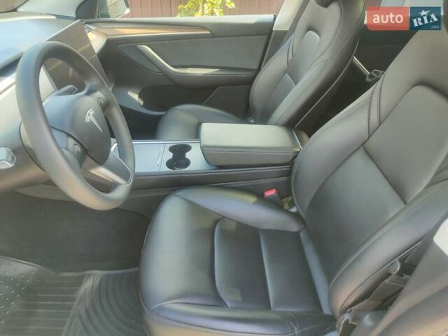 Серый Тесла Model Y, объемом двигателя 0 л и пробегом 30 тыс. км за 32350 $, фото 30 на Automoto.ua