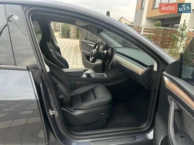 Серый Тесла Model Y, объемом двигателя 0 л и пробегом 7 тыс. км за 29950 $, фото 28 на Automoto.ua