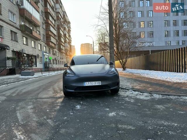 Серый Тесла Model Y, объемом двигателя 0 л и пробегом 12 тыс. км за 31800 $, фото 2 на Automoto.ua