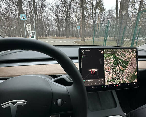 Серый Тесла Model Y, объемом двигателя 0 л и пробегом 22 тыс. км за 32000 $, фото 76 на Automoto.ua