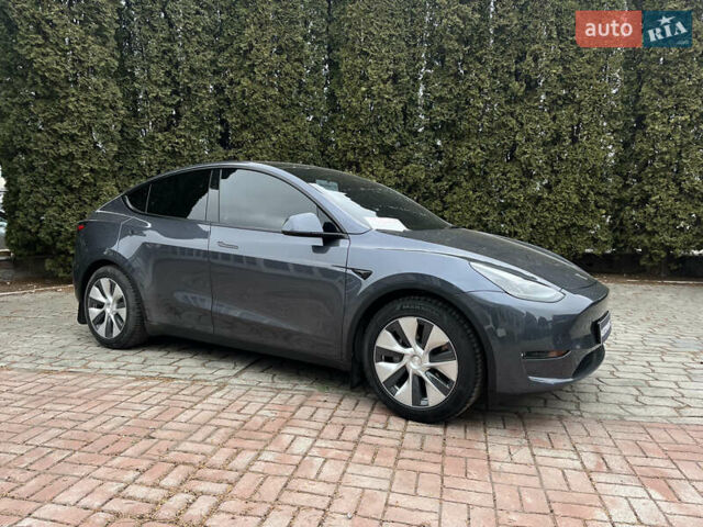 Серый Тесла Model Y, объемом двигателя 0 л и пробегом 10 тыс. км за 41000 $, фото 1 на Automoto.ua
