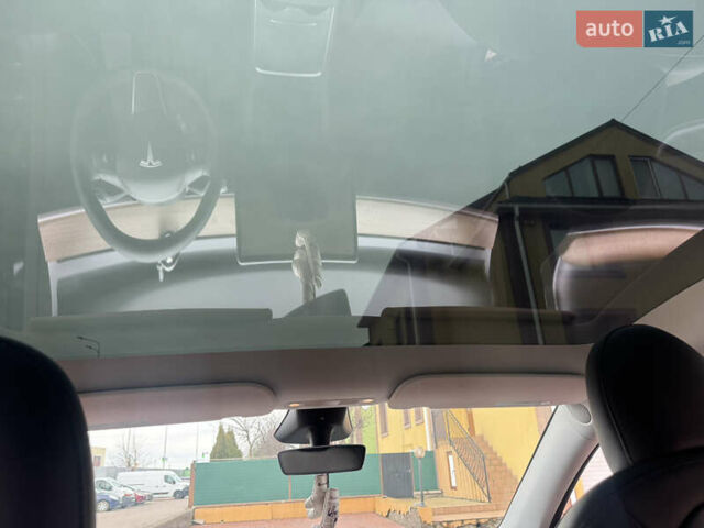 Сірий Тесла Model Y, об'ємом двигуна 0 л та пробігом 25 тис. км за 30000 $, фото 39 на Automoto.ua