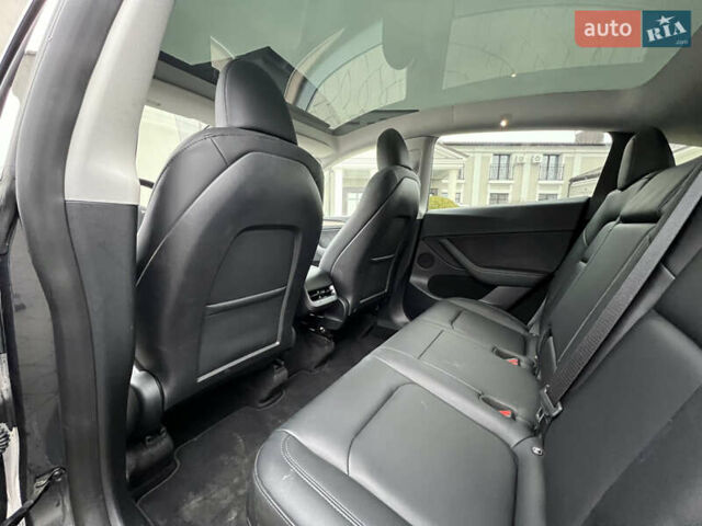 Серый Тесла Model Y, объемом двигателя 0 л и пробегом 52 тыс. км за 27499 $, фото 21 на Automoto.ua