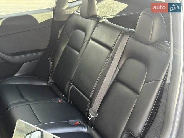 Сірий Тесла Model Y, об'ємом двигуна 0 л та пробігом 27 тис. км за 28999 $, фото 12 на Automoto.ua