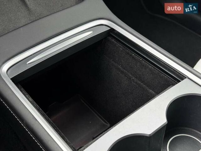 Сірий Тесла Model Y, об'ємом двигуна 0 л та пробігом 22 тис. км за 25990 $, фото 16 на Automoto.ua