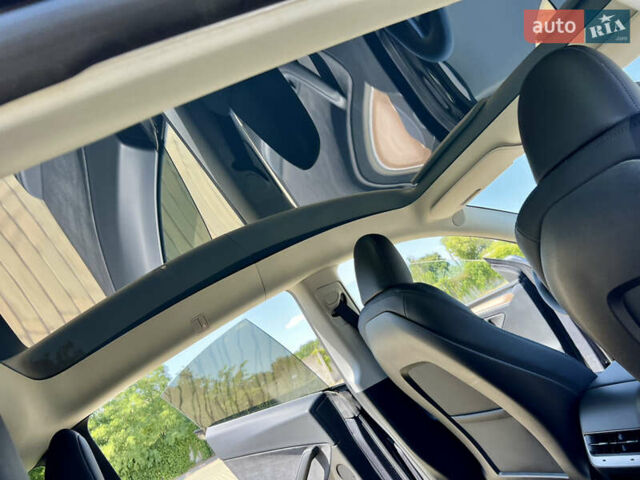 Серый Тесла Model Y, объемом двигателя 0 л и пробегом 45 тыс. км за 23700 $, фото 31 на Automoto.ua