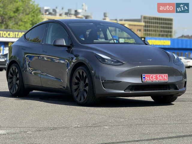 Серый Тесла Model Y, объемом двигателя 0 л и пробегом 28 тыс. км за 29000 $, фото 3 на Automoto.ua