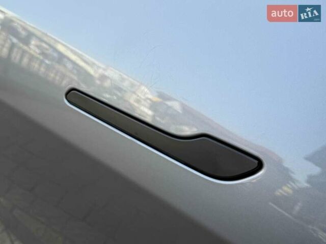Серый Тесла Model Y, объемом двигателя 0 л и пробегом 20 тыс. км за 42900 $, фото 10 на Automoto.ua