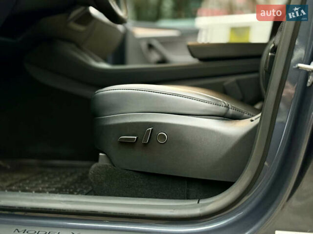 Сірий Тесла Model Y, об'ємом двигуна 0 л та пробігом 35 тис. км за 27999 $, фото 44 на Automoto.ua