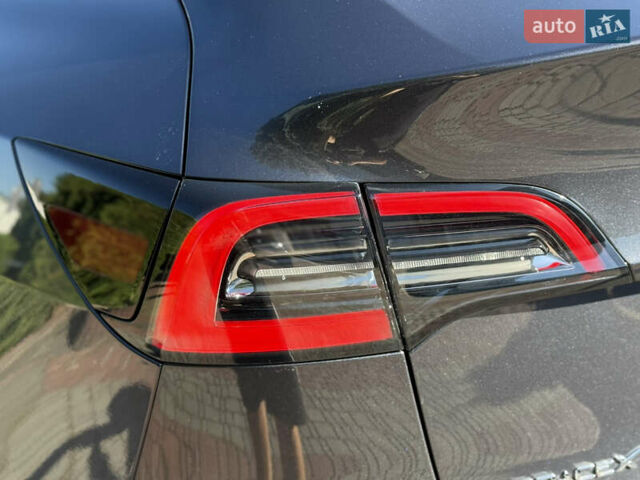 Серый Тесла Model Y, объемом двигателя 0 л и пробегом 46 тыс. км за 27200 $, фото 10 на Automoto.ua