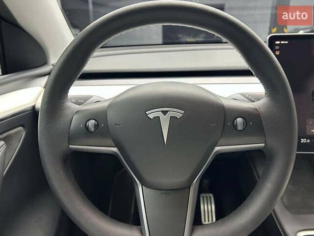 Серый Тесла Model Y, объемом двигателя 0 л и пробегом 27 тыс. км за 31000 $, фото 11 на Automoto.ua