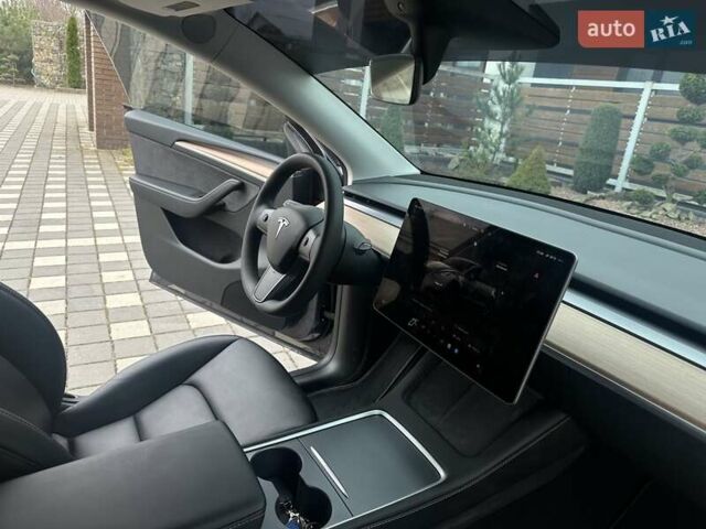 Серый Тесла Model Y, объемом двигателя 0 л и пробегом 7 тыс. км за 29950 $, фото 27 на Automoto.ua