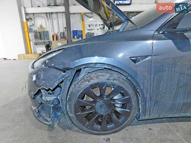 Серый Тесла Model Y, объемом двигателя 0 л и пробегом 41 тыс. км за 25500 $, фото 20 на Automoto.ua
