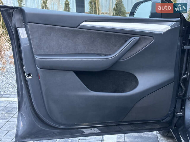 Серый Тесла Model Y, объемом двигателя 0 л и пробегом 10 тыс. км за 24800 $, фото 15 на Automoto.ua