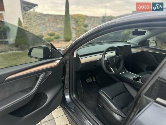 Серый Тесла Model Y, объемом двигателя 0 л и пробегом 7 тыс. км за 29950 $, фото 22 на Automoto.ua