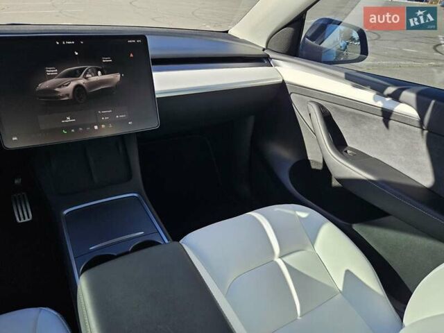 Серый Тесла Model Y, объемом двигателя 0 л и пробегом 29 тыс. км за 27900 $, фото 28 на Automoto.ua