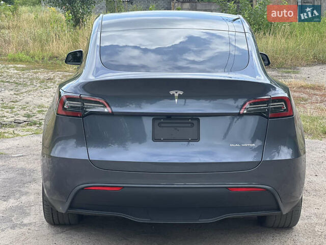 Серый Тесла Model Y, объемом двигателя 0 л и пробегом 40 тыс. км за 29990 $, фото 3 на Automoto.ua