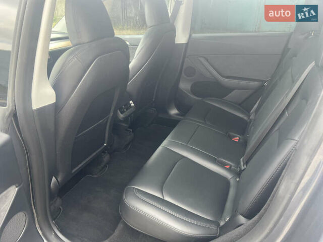 Серый Тесла Model Y, объемом двигателя 0 л и пробегом 40 тыс. км за 29990 $, фото 10 на Automoto.ua