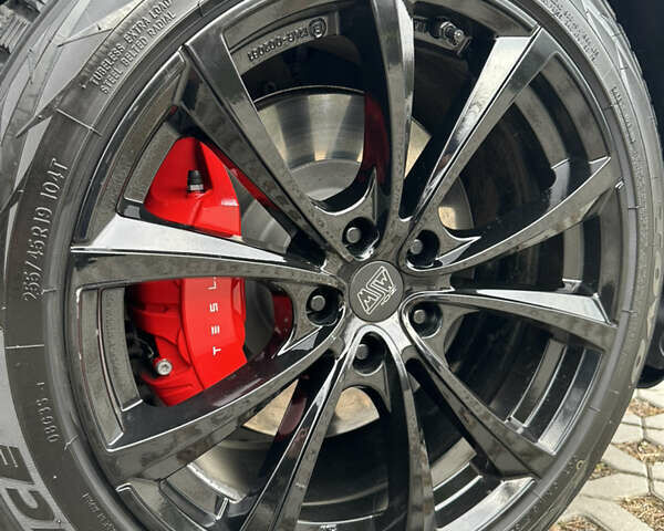 Серый Тесла Model Y, объемом двигателя 0 л и пробегом 22 тыс. км за 32000 $, фото 18 на Automoto.ua