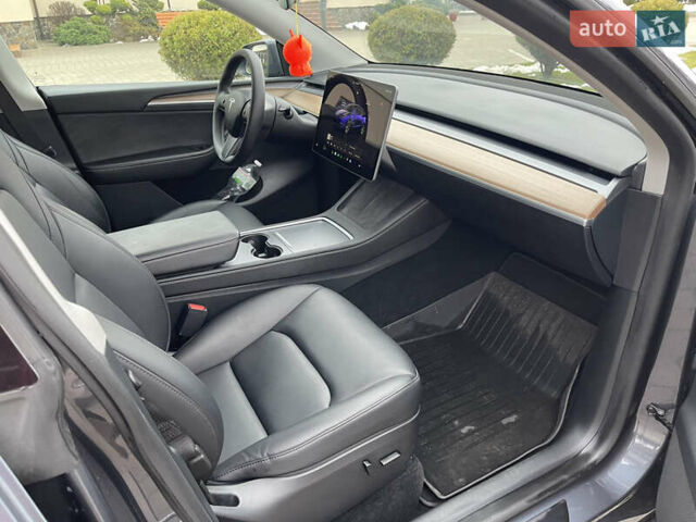 Серый Тесла Model Y, объемом двигателя 0 л и пробегом 35 тыс. км за 29200 $, фото 26 на Automoto.ua
