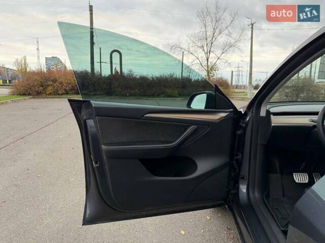 Сірий Тесла Model Y, об'ємом двигуна 0 л та пробігом 70 тис. км за 31500 $, фото 34 на Automoto.ua