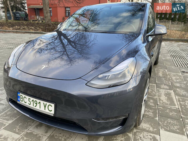 Серый Тесла Model Y, объемом двигателя 0 л и пробегом 8 тыс. км за 27888 $, фото 2 на Automoto.ua