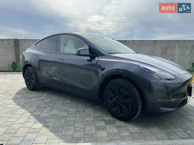 Серый Тесла Model Y, объемом двигателя 0 л и пробегом 25 тыс. км за 29000 $, фото 20 на Automoto.ua