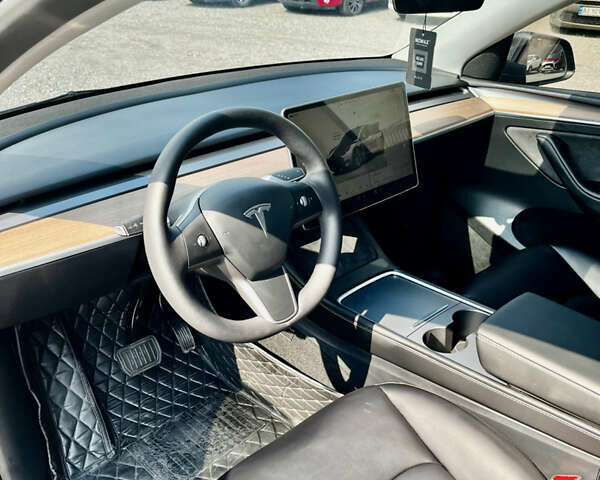 Серый Тесла Model Y, объемом двигателя 0 л и пробегом 11 тыс. км за 36999 $, фото 9 на Automoto.ua