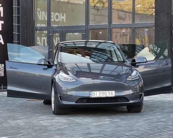 Серый Тесла Model Y, объемом двигателя 0 л и пробегом 28 тыс. км за 34999 $, фото 24 на Automoto.ua