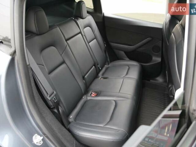 Серый Тесла Model Y, объемом двигателя 0 л и пробегом 50 тыс. км за 33900 $, фото 19 на Automoto.ua