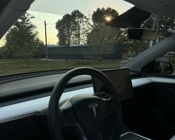 Серый Тесла Model Y, объемом двигателя 0 л и пробегом 31 тыс. км за 36500 $, фото 10 на Automoto.ua