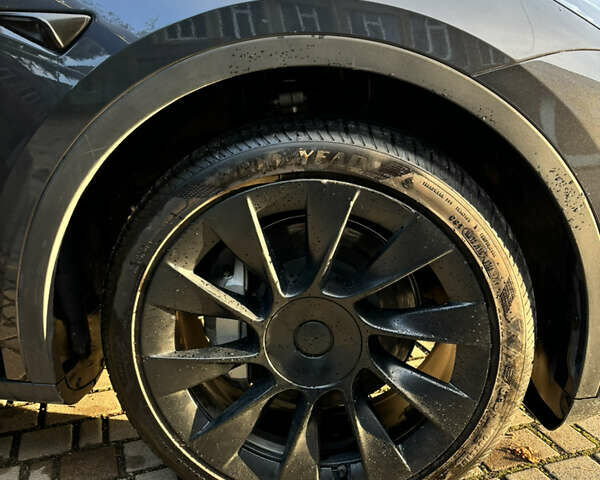Серый Тесла Model Y, объемом двигателя 0 л и пробегом 30 тыс. км за 23500 $, фото 4 на Automoto.ua