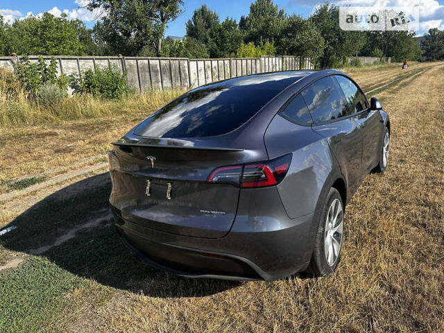 Серый Тесла Model Y, объемом двигателя 0 л и пробегом 31 тыс. км за 26500 $, фото 3 на Automoto.ua