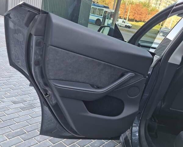 Сірий Тесла Model Y, об'ємом двигуна 0 л та пробігом 29 тис. км за 33999 $, фото 16 на Automoto.ua