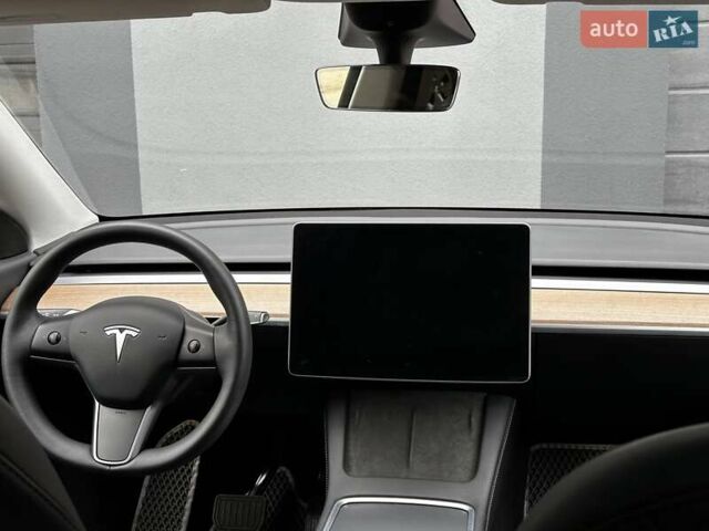 Сірий Тесла Model Y, об'ємом двигуна 0 л та пробігом 27 тис. км за 28999 $, фото 15 на Automoto.ua