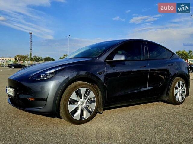 Серый Тесла Model Y, объемом двигателя 0 л и пробегом 34 тыс. км за 28300 $, фото 2 на Automoto.ua