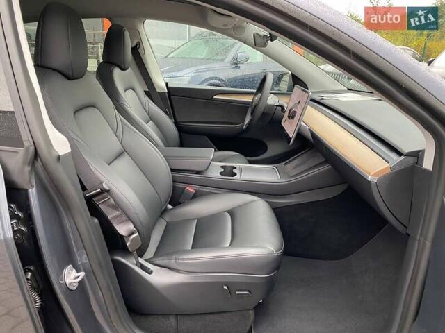Серый Тесла Model Y, объемом двигателя 0 л и пробегом 30 тыс. км за 31700 $, фото 21 на Automoto.ua