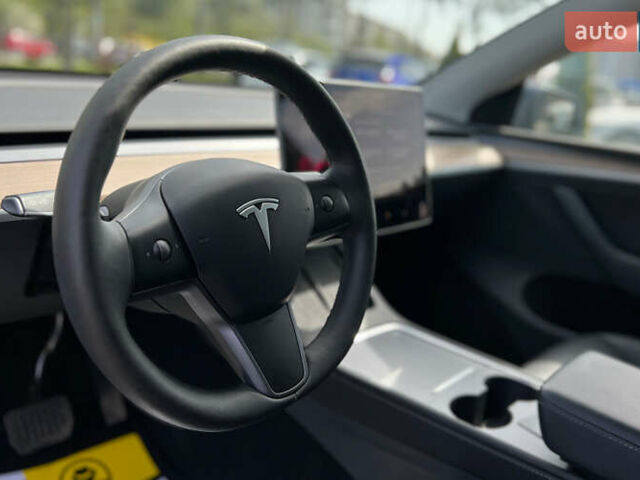 Серый Тесла Model Y, объемом двигателя 0 л и пробегом 16 тыс. км за 28999 $, фото 18 на Automoto.ua