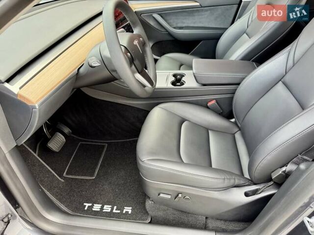 Серый Тесла Model Y, объемом двигателя 0 л и пробегом 15 тыс. км за 32000 $, фото 18 на Automoto.ua